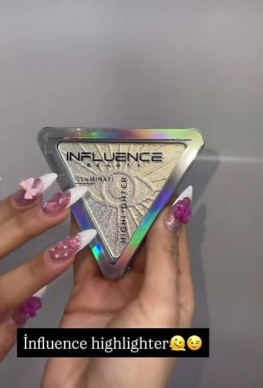 gümü: Influence Beauty Highlighter - Triaqonal, gümüşü holoqrafik — 1