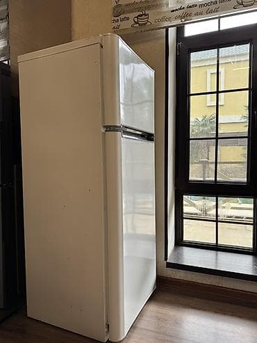 Indesit iki qapılı soyuducu - Brend/model: Indesit (üstdə dondurucu