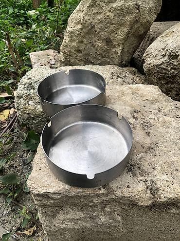 plastik su: Külqabılar: Şüşə 1₼. dəmir 2₼ - Materiallar: paslanmayan polad və — 1