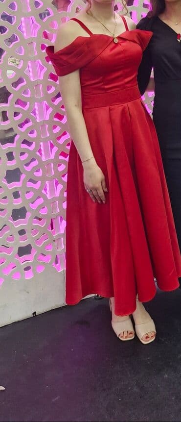 Qirmizi don 38(M ) bedene yigilib acilanda 40(L) beden olur. 1 defe