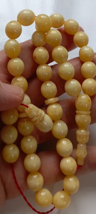 qırmızı kupalnik: Süd rəngli kəhrəba muncuqlardan hazırlanmış təsbeh 100% təbii,bütöv — 7