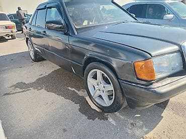 Motonəqliyyat: Mercedes-Benz 190 (W201): 1.8 l | 1990 il Sedan — 1