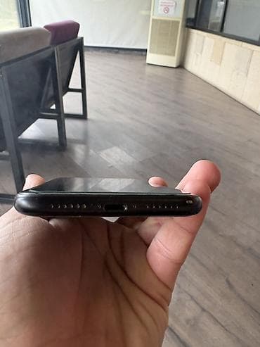 IPhone Xr, 128 GB, Qara — 2