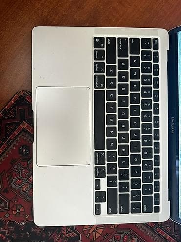 Apple MacBook: Apple MacBook Air M1 (8GB / 256GB) RAM: 8 GB SSD: 256 GB Batareya — 2