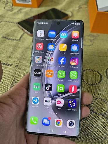 ucuz sade telefonlar: Infinix Zero 40, rəng - Qara, Sensor — 2