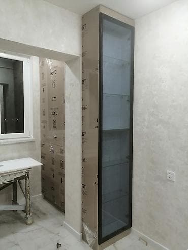 Şüşəli dolab vitrini