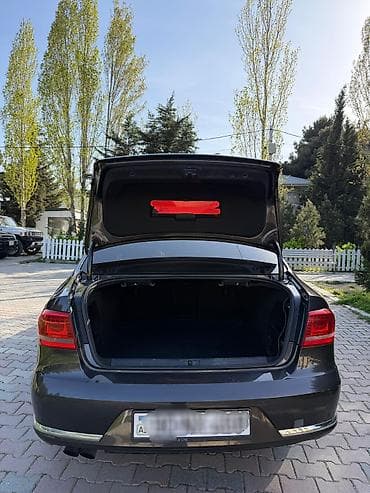 avto 444: Volkswagen Passat: 2.5 l | 2012 il Sedan — 6
