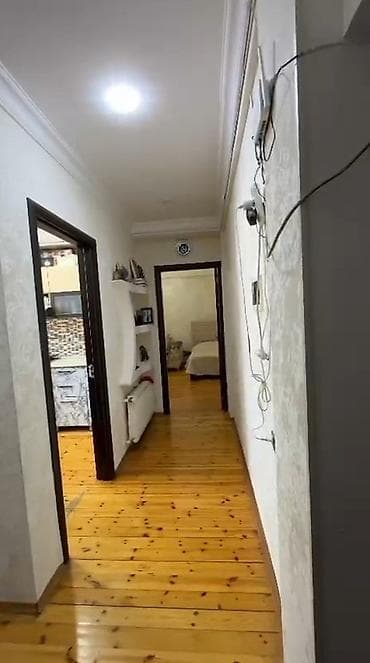 Mənzillər: Məhəmmədidə 1 otaqlı tam əşyalı ev. 57000 manat. Təmirli evdi — 8