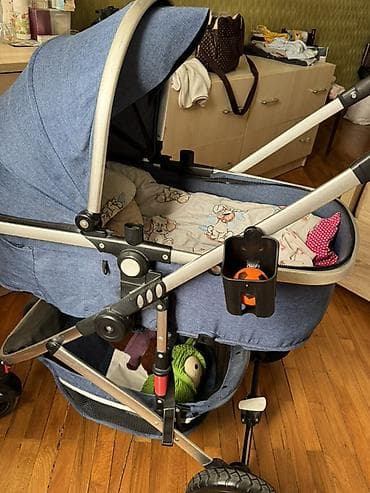 kub oyuncaq: Çıxarıla bilən beşikli araba, İşlənmiş, Yaş: <1 ay — 2