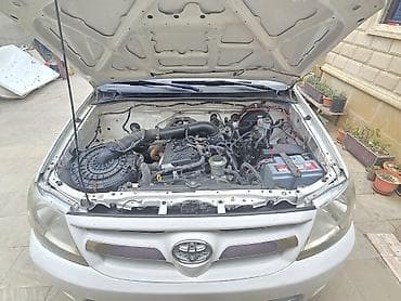 pikab ij oda: Toyota Hilux pikapı, etibarlı və güclü nəqliyyat vasitəsidir. Yük — 9