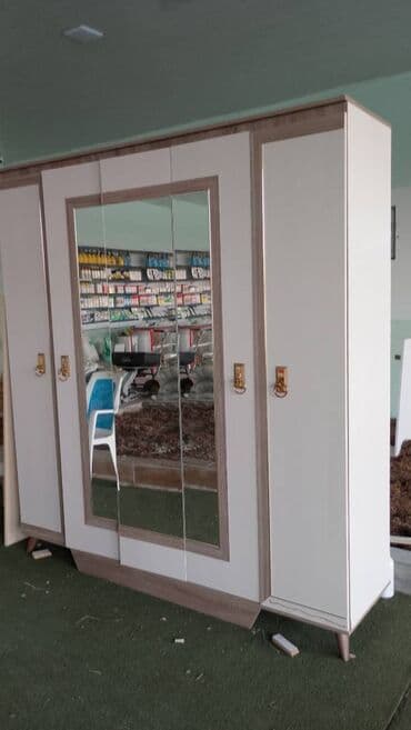 venustat 120 nedir: Qarderob, paltar dolabı — 1