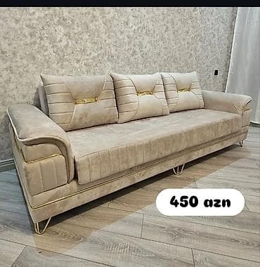 1.Bej rəngli, müasir dizaynlı üç yastıqlı divan. - Yumşaq məxməri