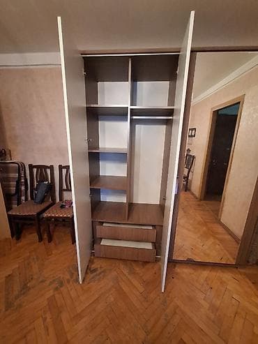 qapi taxda: Güzgülü sürgülü qapılı qarderob - Üç bölməli dizayn: iki sürgülü — 3