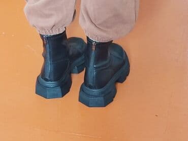 женские ботильоны со шнуровкой: Ölçü: 38, rəng - Qara, Yeni — 2