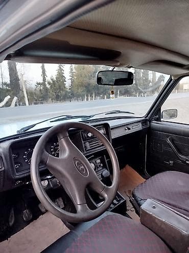 Продажа авто: VAZ 2107, ağ rəng, sedan kuzov. Texniki xüsusiyyətlər: - Benzin — 3