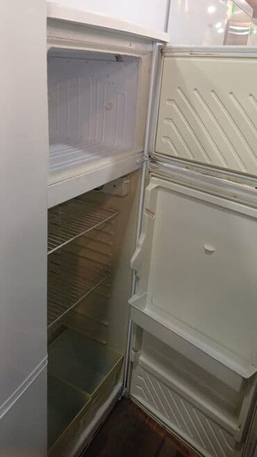 Сепараторы: 2 двери Indesit Холодильник Продажа, цвет - Белый — 2