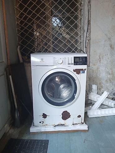 Стиральная машина Electrolux, 6 кг, Автомат, Без сушки — 2