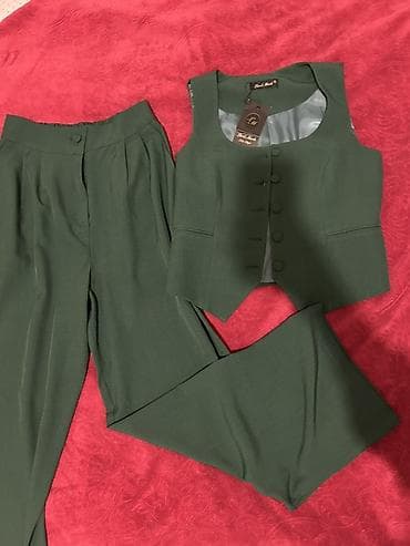 desd paltarlar: Qadın dəst – şalvar və jilet - Rəng: tünd yaşıl - Dəst tərkibi — 1