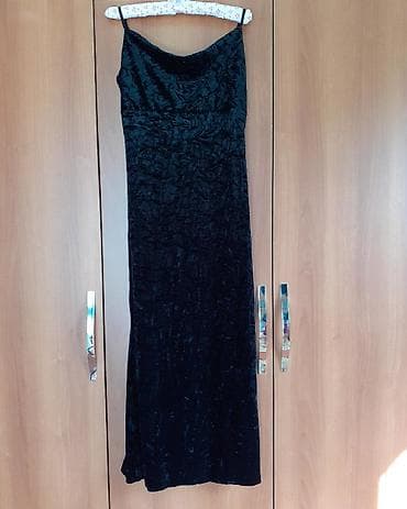 Qara velyur ziyafet paltari (sarafan). 40-42 razmer. Ingiltereden