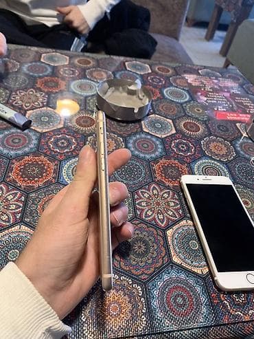 ayfon 11 islenmis: IPhone 8, 64 GB, Qızılı, Barmaq izi — 5