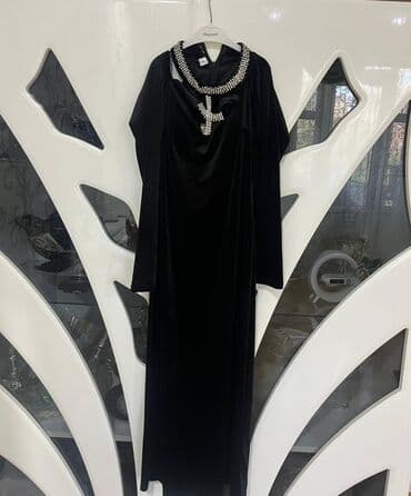 Kişi ayaqqabıları: Qadın geyimləri dəsti - Qırmızı kombinezon: V-yaxa kəsim — 2