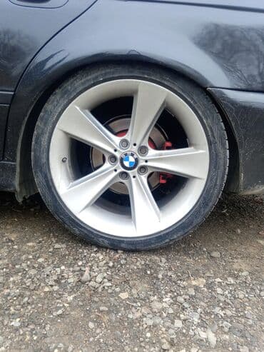 bmw e39 satilir: Salam. Style 19 luq. diskde suvarka var isteyen gelib baxa biler — 1