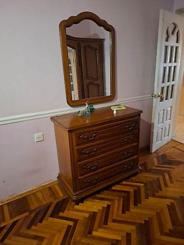 Klassik üslubda yataq otağı mebel dəsti Tərkibi: - Böyük 4 qapılı