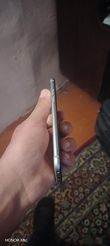 iphobe se 2016: IPhone 6, Space Gray, Barmaq izi — 7