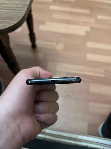 iphobe se 2016: IPhone SE 2020, 64 GB, Qara, Barmaq izi — 6