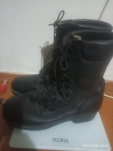 kişi bot: Məhsul: Qara rəngli uzun boğaz bağlama botlar Xüsusiyyətlər: - — 2