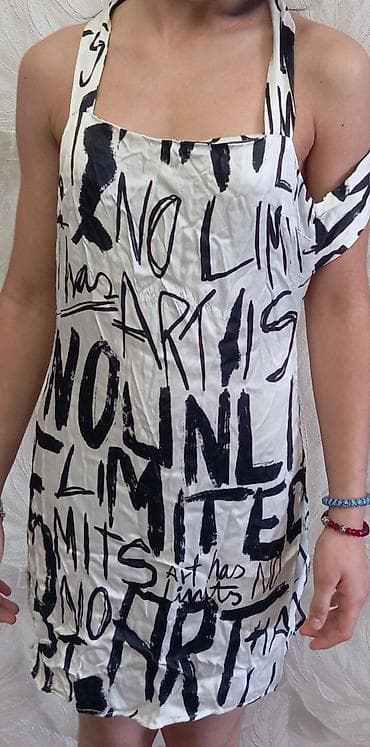 Qrafik naxışlı qısa don - Rəng: ağ fon üzərində qara, fırça effekti