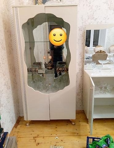 ramanı şuşa: Ağ rəngli klassik dəst – qonaq və yataq otağı üçün Tərkibi: - Vitrin — 1