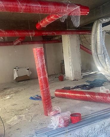ev tiken usta: Qırmızı rəngdə olan havalandırma boruları sistemi. Bu sistem, hava — 4