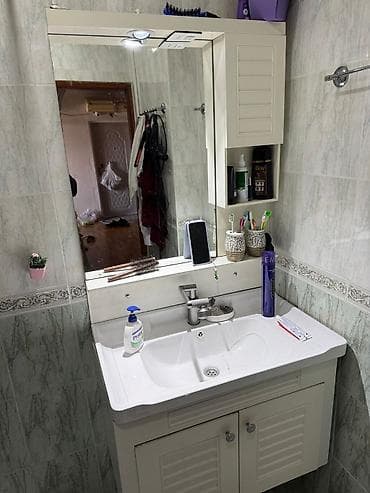 Hamam dolabları: Moydadır – 80 AZN, son qiymət. Təcili köçlə bağlı satılır. Ünvan — 1
