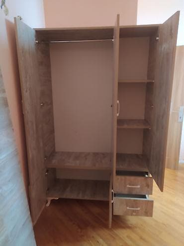 3 qapılı, Güzgülü, Qəhvəyi, Taxta, Açılan, Düz dolab