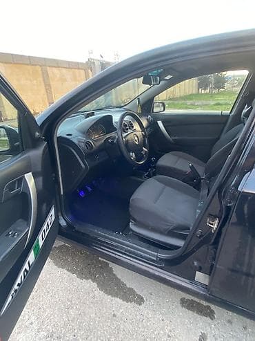 mini traktör satilir: Chevrolet Aveo: 1.4 l | 2011 il 111 km Sedan — 9