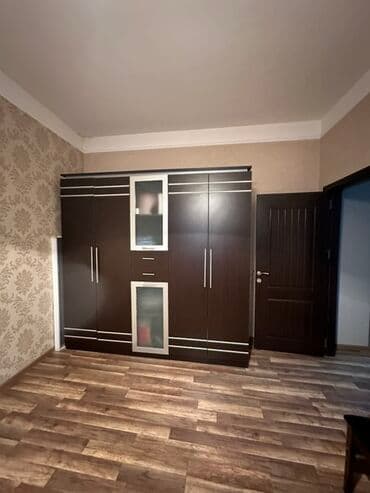 mərdəkanda kirayə ev: Mənzil təsviri Evde 3xanım olacaq hal hazırda 2xanım var 1xanım otağ — 2