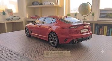 glock 17 oyuncaq: Kia Stinger GT model avtomobil (miqyas 1:18, 2018) - Yüksək detallı — 3