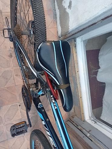 cube velo: Vista dağ velosipedi - Çərçivə: yüngül alaşımlı, qara-mavi rəng — 3