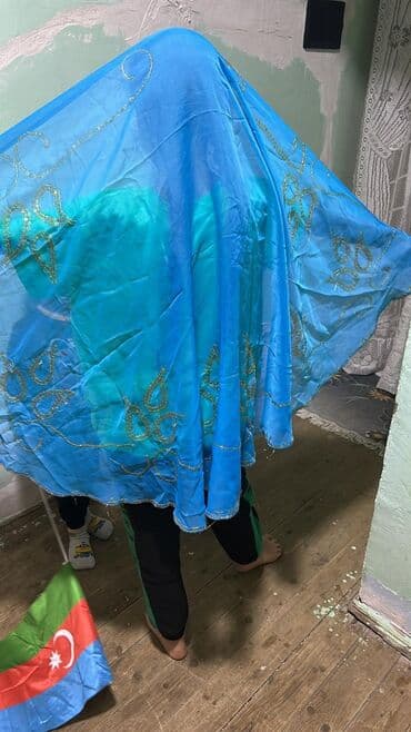izabel ayaqqabi evi: Mavi rəngdə milli üslubda ətək və şal dəsti. - Parça: yüngül, axıcı — 2