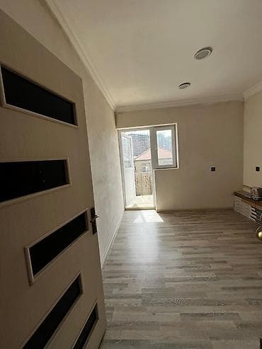 Otaqlar: Satılır: 2 mərtəbəli, geniş və işıqlı evin daxili - Plan: Üst — 8