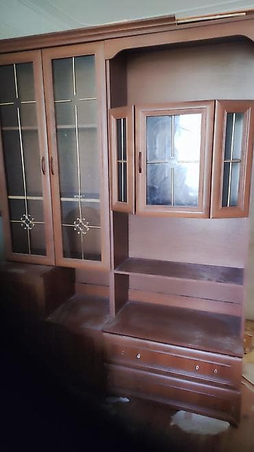 xamyak: Təcili. divan kreslo 170man. şifoner 100 man.tam deffektsiz şkaf 70 — 10