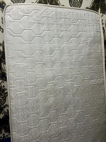 Şamdanlar: Böyüklər üçün İşlənmiş Döşək, Ödənişli çatdırılma — 2