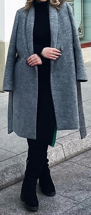 Qadınlar üçün boz rəngli palto - Model: klassik dizayn, dizə yaxın