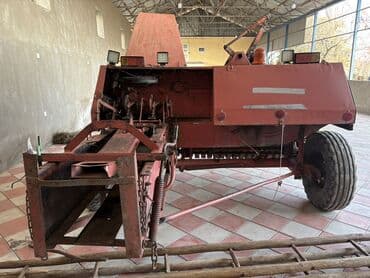 traktorlar: Ot presi – kvadrat bağlama tipli, traktorun PTO-su ilə işləyən qoşqu — 2