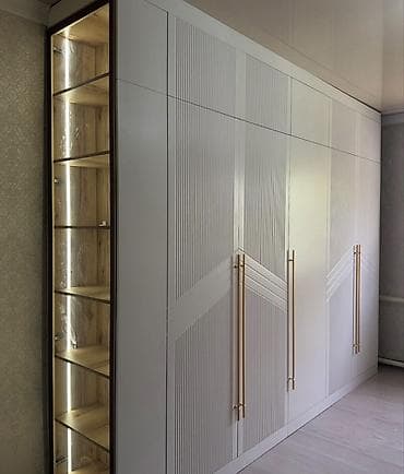 qarderob otağı: Mebel dəsti – quraşdırılmış dolab və LED güzgülü konsol - Dizayn — 2