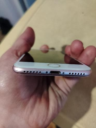 samsung galaxy fold 7: IPhone 7, 32 GB, Barmaq izi — 2