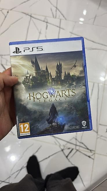 5: PS5 üçün Hogwarts Legacy oyun diski - Platforma: PlayStation 5 (PS5) — 1
