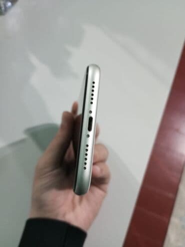 iphone 9s: IPhone 11, Ağ, Barmaq izi, Face ID — 6