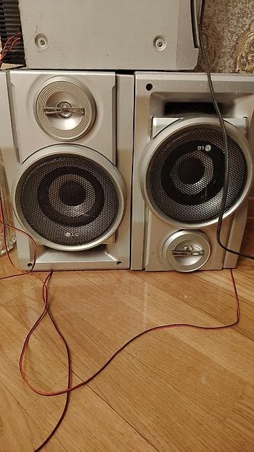 LG mini musiqi mərkəzi və iki ədəd akustik kolonka - Marka/model: LG